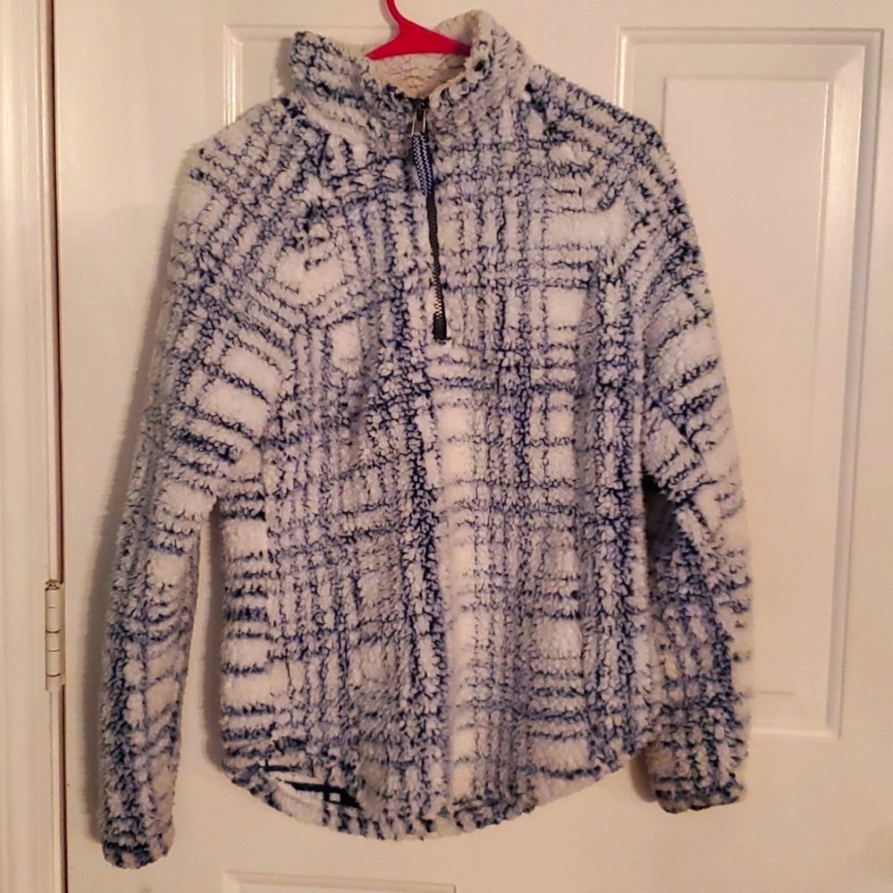"Cozy Sherpa" Dark Blue and White. Size: Small